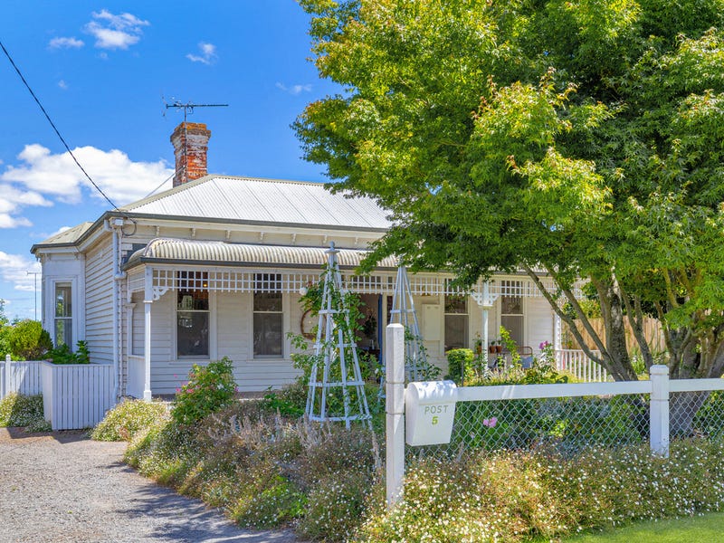 5 McIntyre Street, Hamilton, Vic 3300 House for Sale