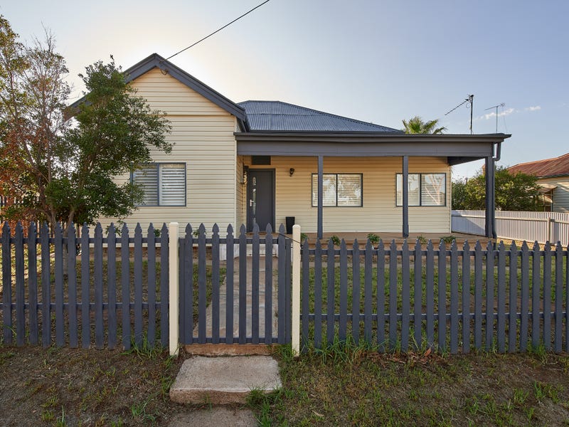 130 Main Street, Junee, NSW 2663 Property Details