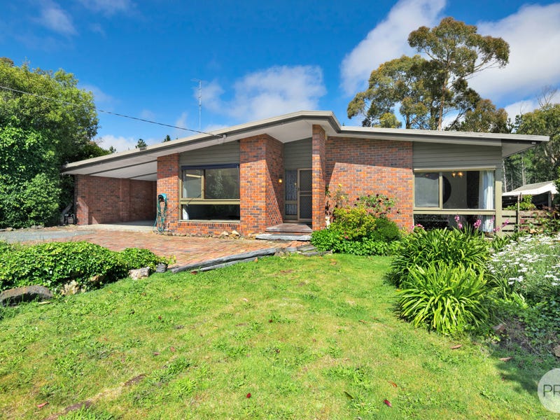 8 Chatham Avenue, Mount Helen, VIC 3350