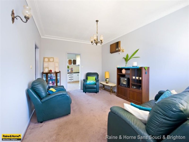 2/13 Solander Street, Monterey, NSW 2217 Property Details