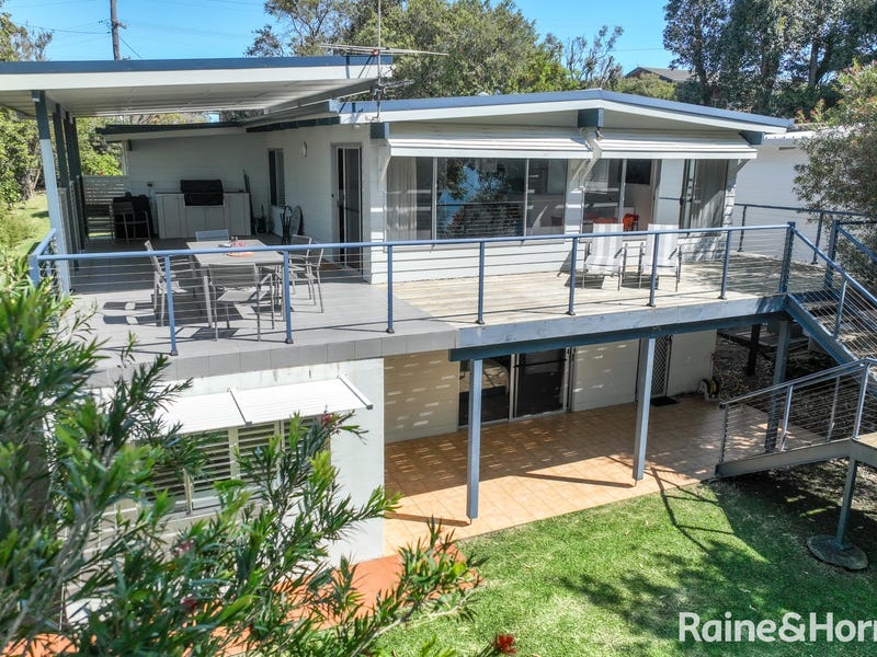 126 Bannister Head Road, Mollymook Beach, NSW 2539 House for Sale