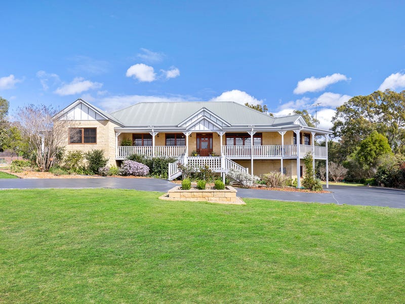 9 Sickles Drive, Grasmere, NSW 2570