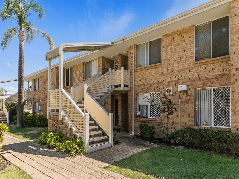 18/2 Pinewood Avenue, Kardinya, WA 6163 Property Details