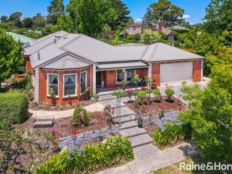 5 Mulgutherie Way, Gisborne, Vic 3437 Property Details