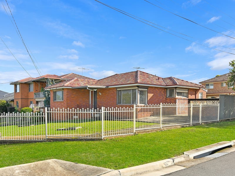 24 Kurrajong Avenue, Hall, NSW 2198