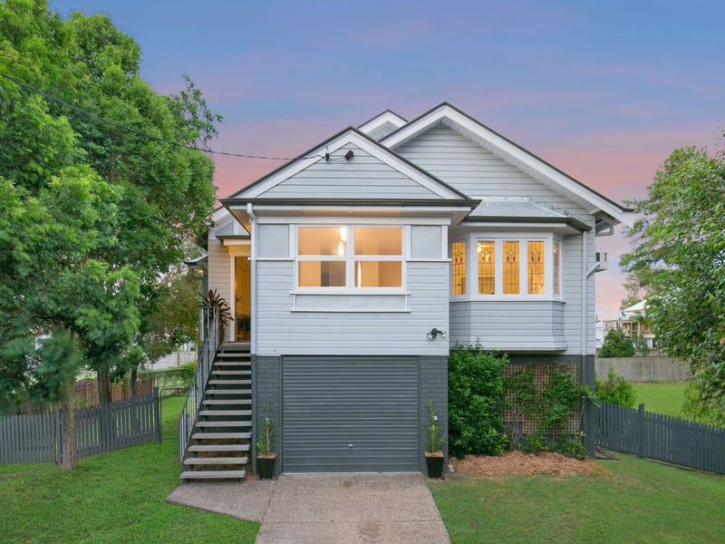 11 GLADSTONE Street, Oxley, Qld 4075 Property Details