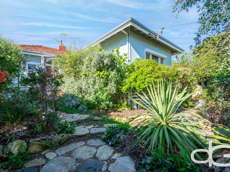 16 Gibson Street, Beaconsfield, WA 6162 Property Details