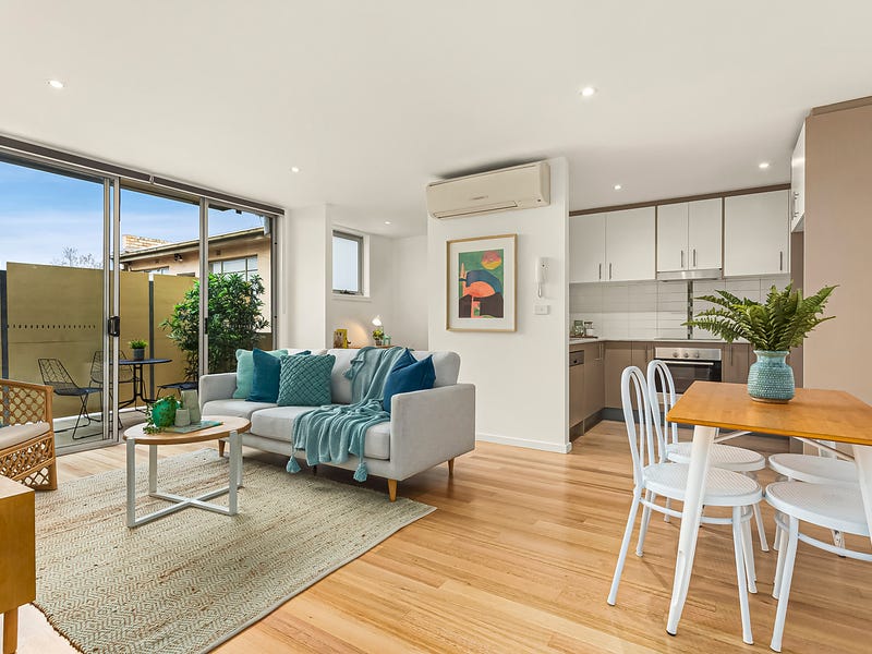 2/30 Pin Oak Crescent, Flemington, Vic 3031 Property Details