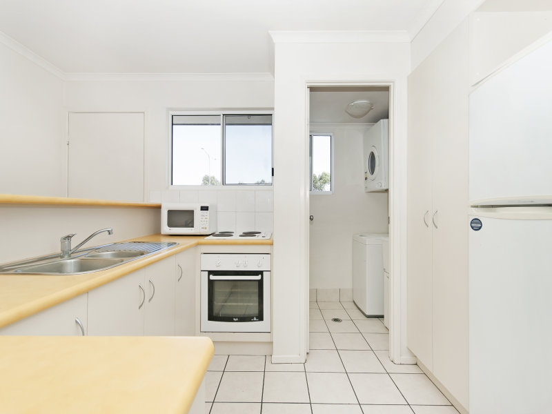 35-66-university-drive-meadowbrook-qld-4131-apartment-for-rent