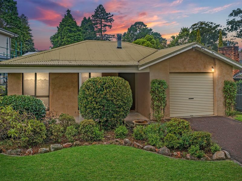 25 Burralow Road, Kurrajong Heights, NSW 2758