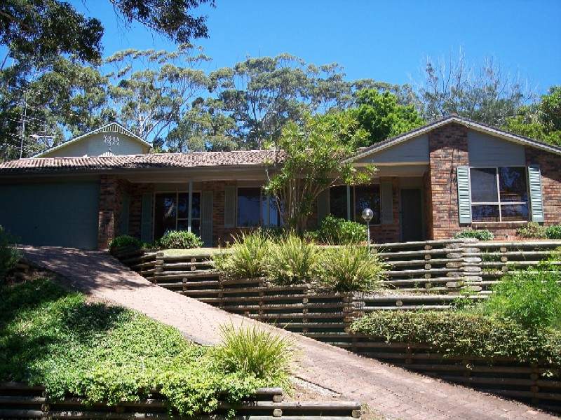 13 Lake Shore Drive, North Avoca, NSW 2260