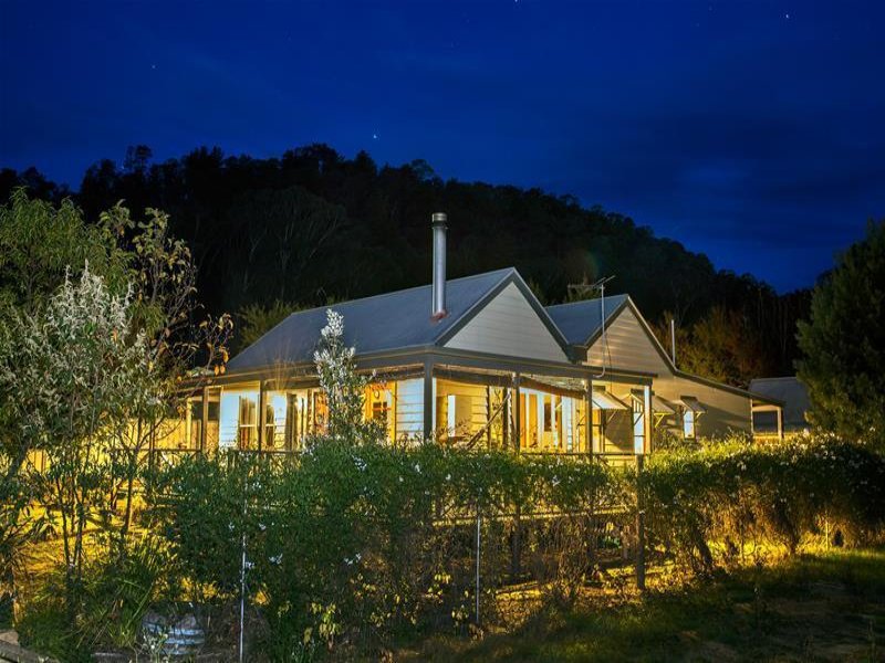 4 Alrima Court, Bright, Vic 3741 Property Details