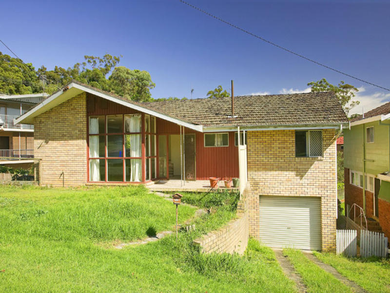 Sold House Prices & Auction Results in Avoca Dr, Green Point, NSW 2251