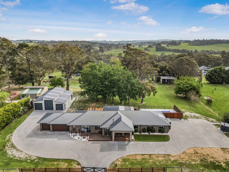 7 Ravendene Court, Maryknoll, VIC 3812