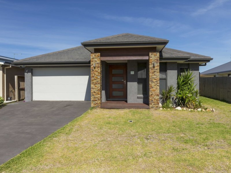 13 John Penn Drive, Tomakin, NSW 2537 Property Details
