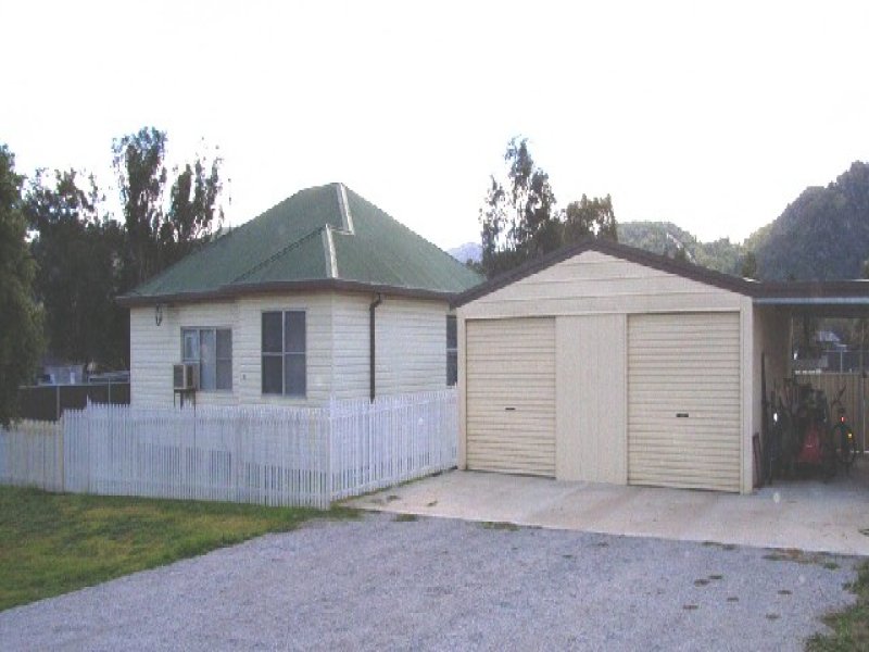 10 William St, Moonbi, Kootingal, NSW 2352 Property Details