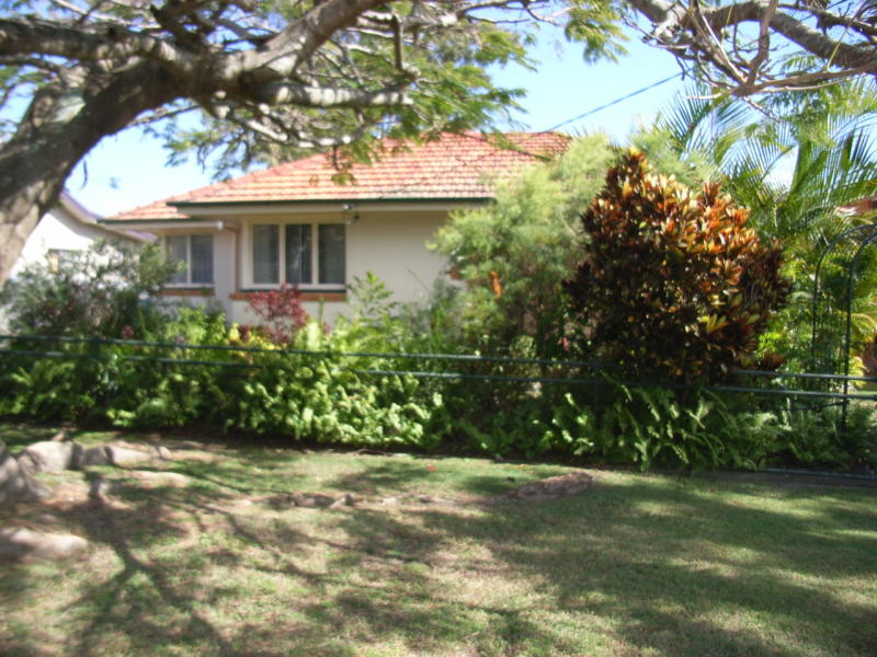 13 Central Avenue, Scarborough, QLD 4020