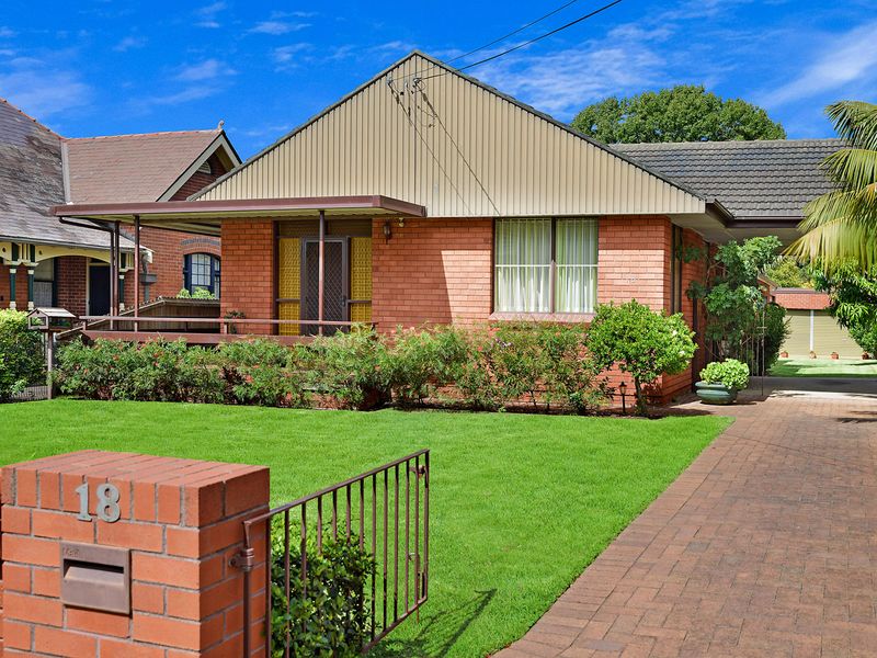 18 Clifton Avenue, Burwood, NSW 2134 Property Details