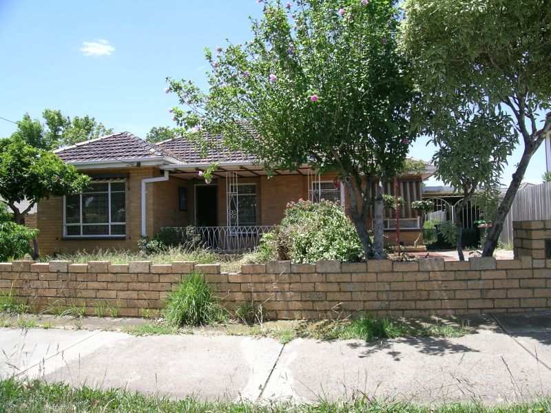 12 Military Road, Avondale Heights, VIC 3034