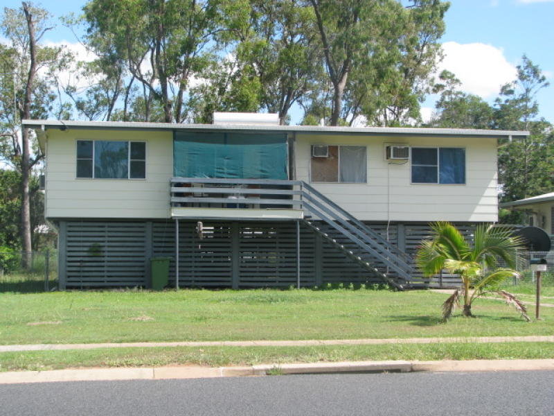 40 Centenary Drive S, Middlemount, QLD 4746