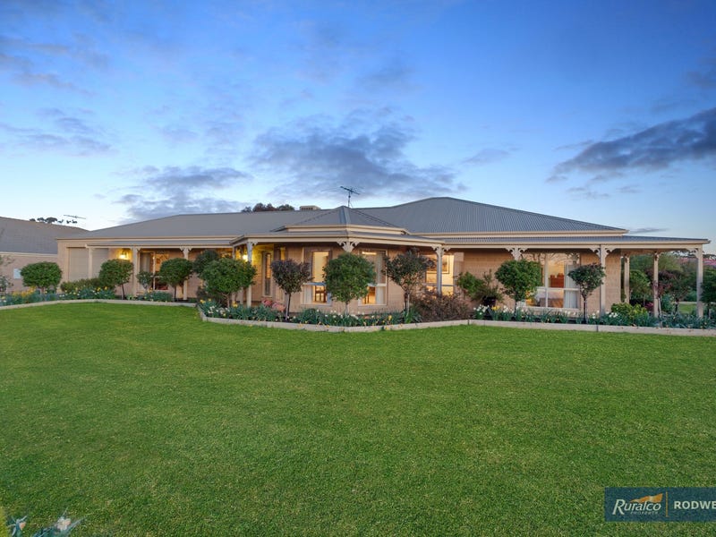 52 The Elms Boulevard, Kilmore, Vic 3764 Property Details