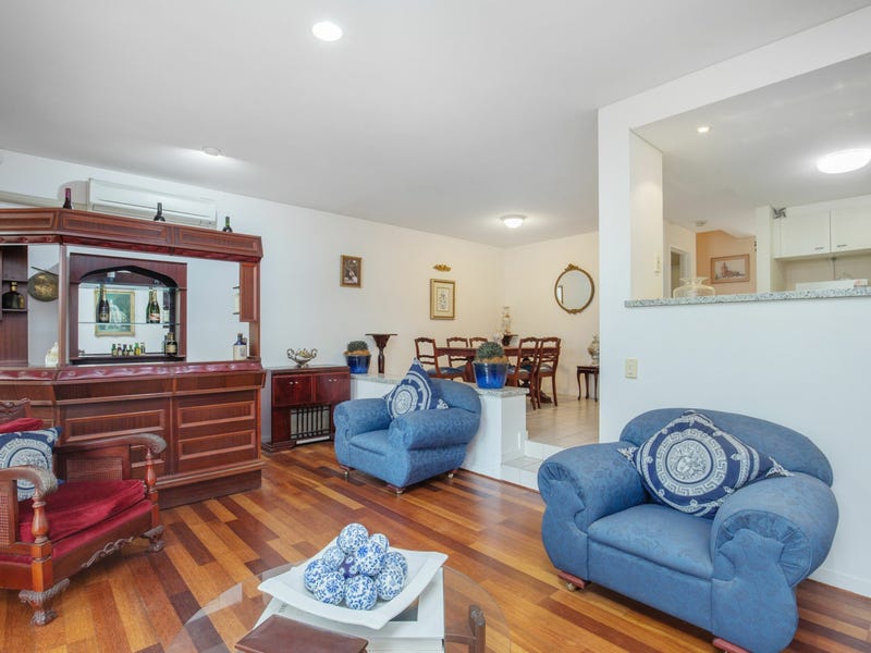 2133 South Shields Drive, Benowa, Qld 4217 Property Details