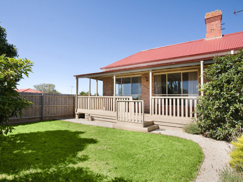 32 Albert Road, Drouin, Vic 3818 Property Details