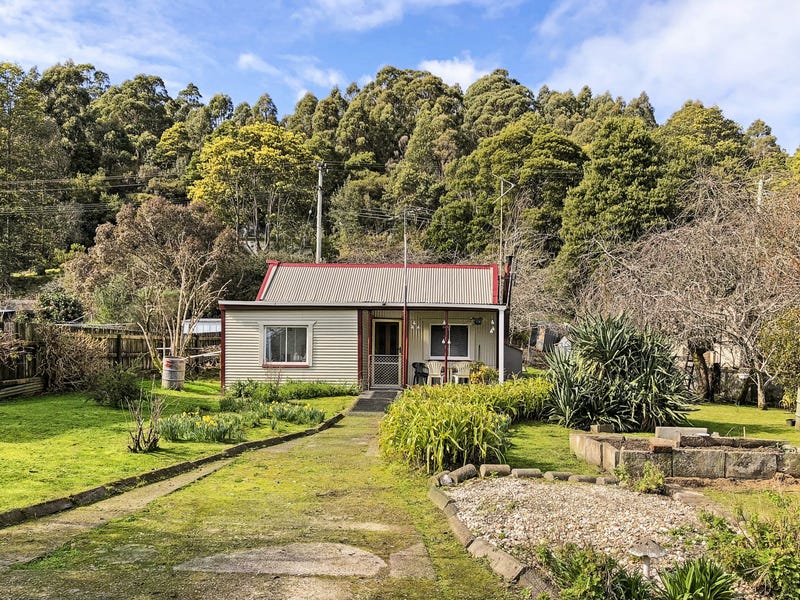 9 Madden Street, Tullah, Tas 7321 Property Details