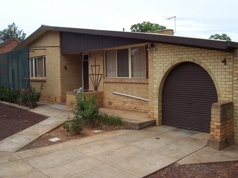 4 Road, Elizabeth Vale, SA 5112