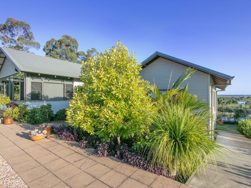 10 Island View Road, Woombah, NSW 2469