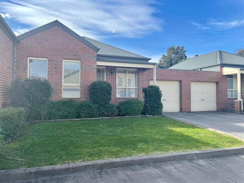 13/10 Parkhill Drive, Berwick, VIC 3806