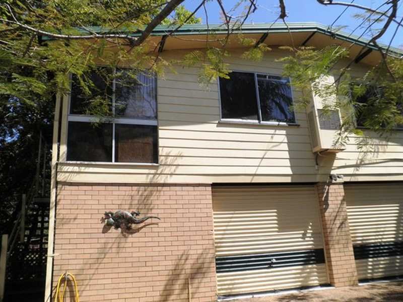 33 DAYBORO RD, Petrie, Qld 4502 Property Details