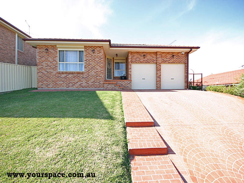 188 Welling Drive, Mount Annan, NSW 2567