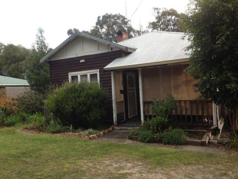 23 Grevillia Road, Dwellingup, WA 6213 Property Details