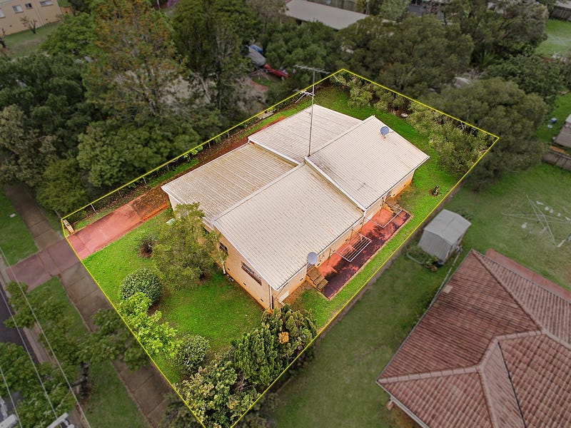 4 Wine Drive, Wilsonton Heights, QLD 4350