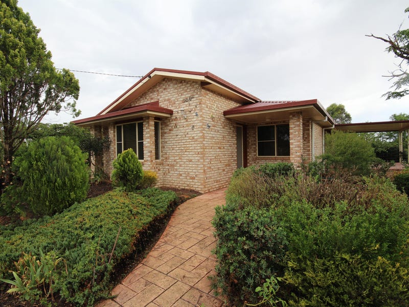 151 Cowper Street, Tenterfield, NSW 2372 Property Details
