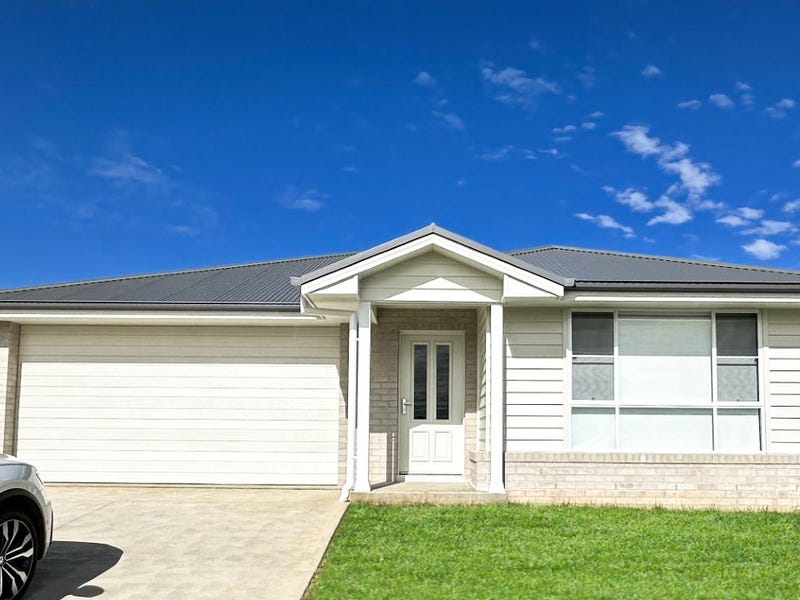 18 Wattle Street, Kootingal, NSW 2352 House for Sale