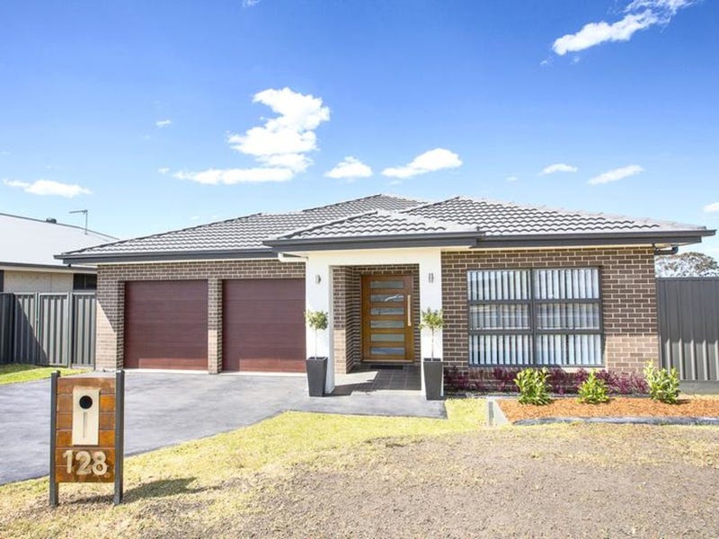 128 Glengarry Drive, Glenmore Park, NSW 2745