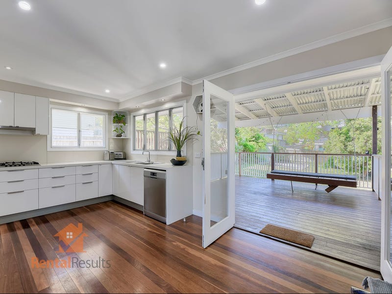 296 Kitchener Road, Stafford Heights, QLD 4053