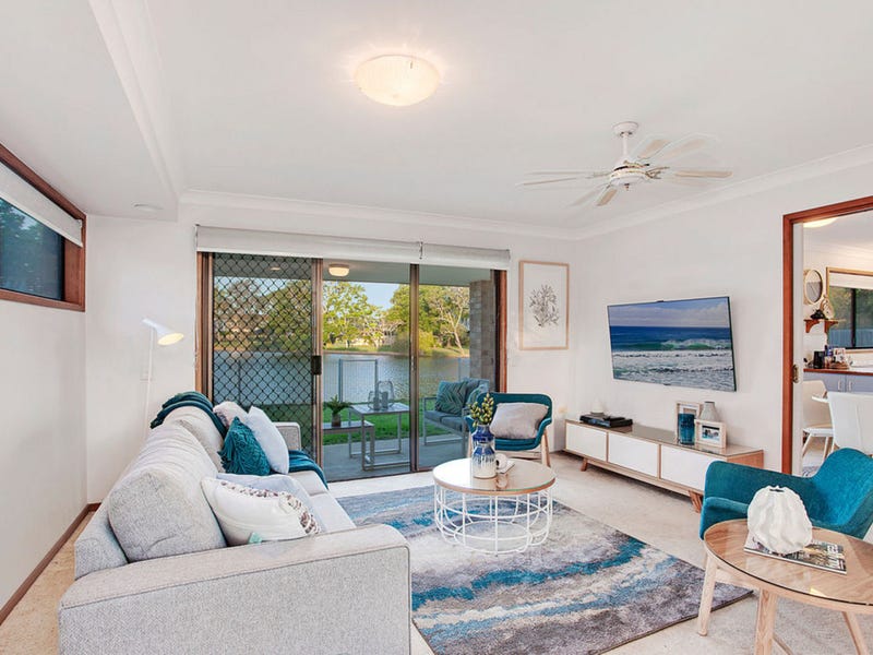 19 Tahiti Avenue, Palm Beach, QLD 4221