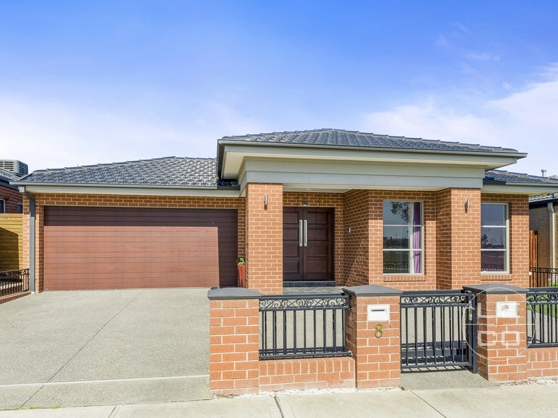 8 Karabair Street, Clyde North, Vic