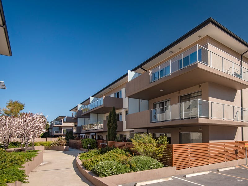 L C 56/121 Easty Street, Phillip, ACT 2606