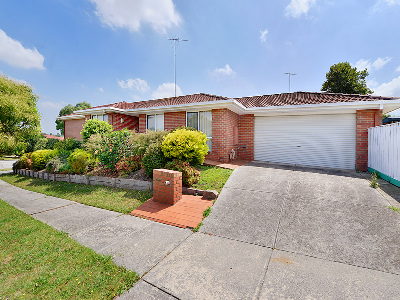 111 Telford Drive, Berwick, Vic 3806 Property Details