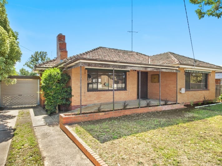 24 Ivanhoe Street, Wendouree, Vic 3355 Property Details