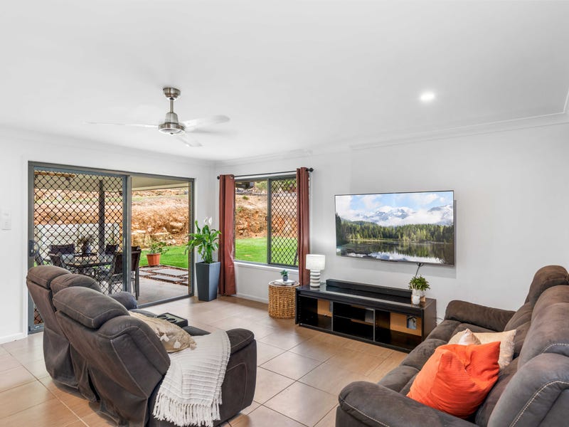 63 Carnarvon Drive, Beerwah, QLD 4519