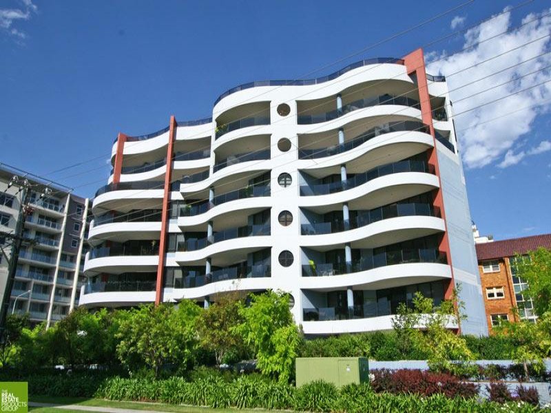 13/106 Corrimal St, Wollongong, NSW 2500 Property Details