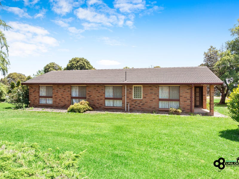 8 Henley Street, Nyora, VIC 3987