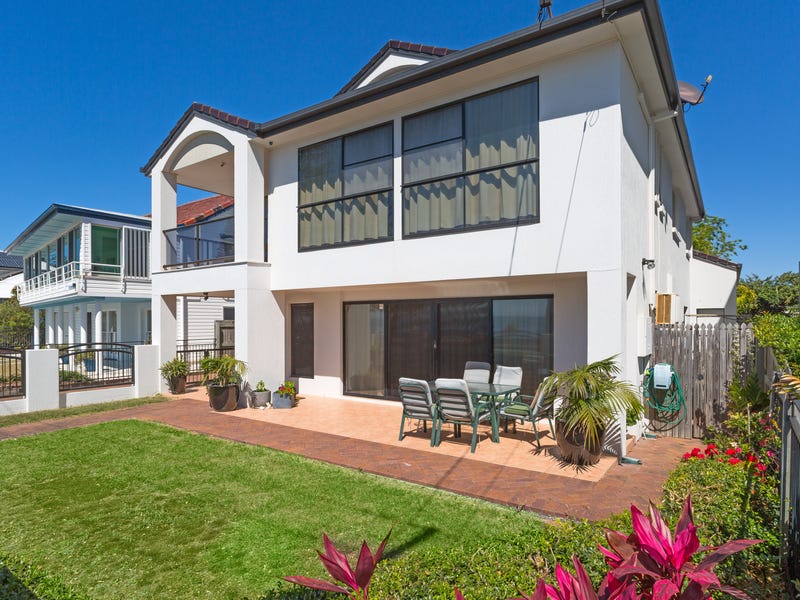 5 Kennedy Esplanade, Scarborough, Qld 4020 Property Details
