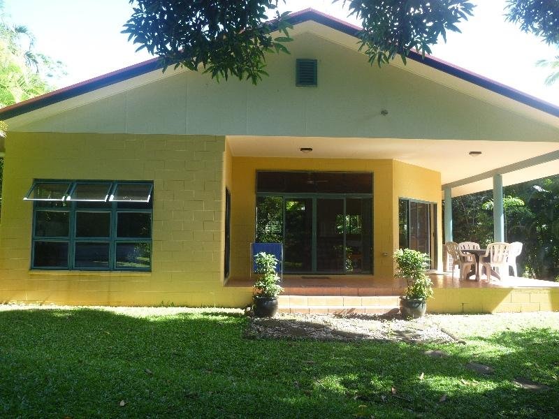 32 Cutten Street, Bingil Bay, Qld 4852