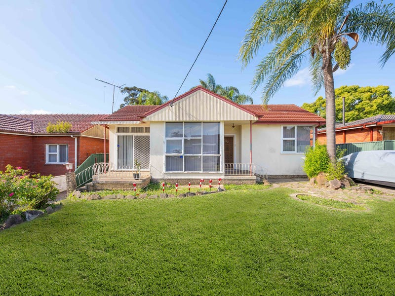 20 English Street, Glenfield, NSW 2167 House for Sale